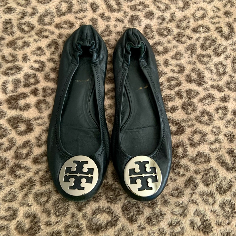 Tory Burch flats check size